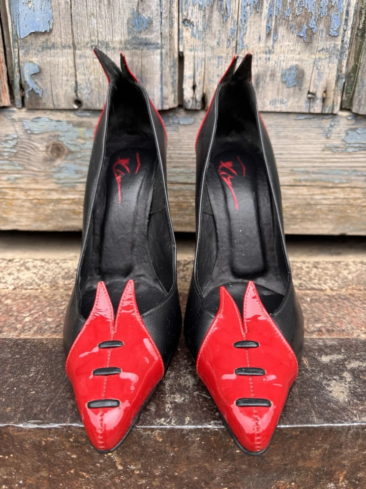 Stunning Hand Made Black And Red Kinky Shoes - Image 2 of 4