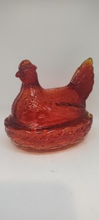 Vintage LE Smith Amberina Hen On Nest 5 1/2" Tall Glows Has Crack