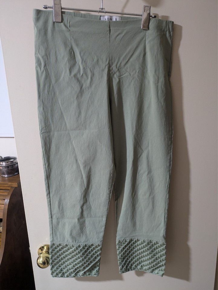 NONI B Sage Green Embroidered Hem Cropped Pants - Size M