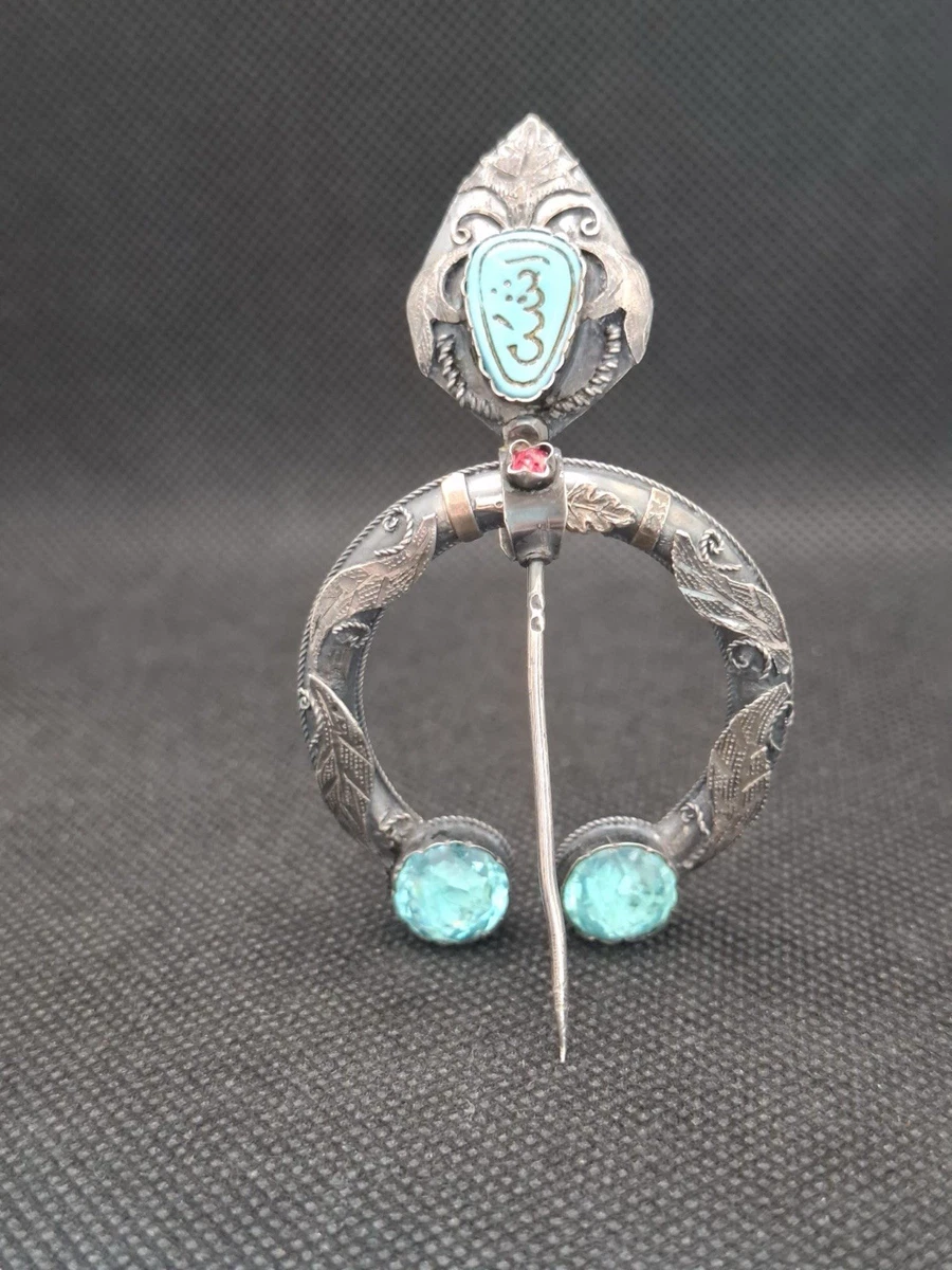Broche Rétro Surfeur En Émail Bleu Roi Sur Fond Argenté - Bijou Vintage - Parfait État