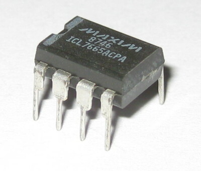 Maxim ICL7665 Voltage Over / Under Detector Dual Comparator - 8 Pin DIP 3uA CMOS