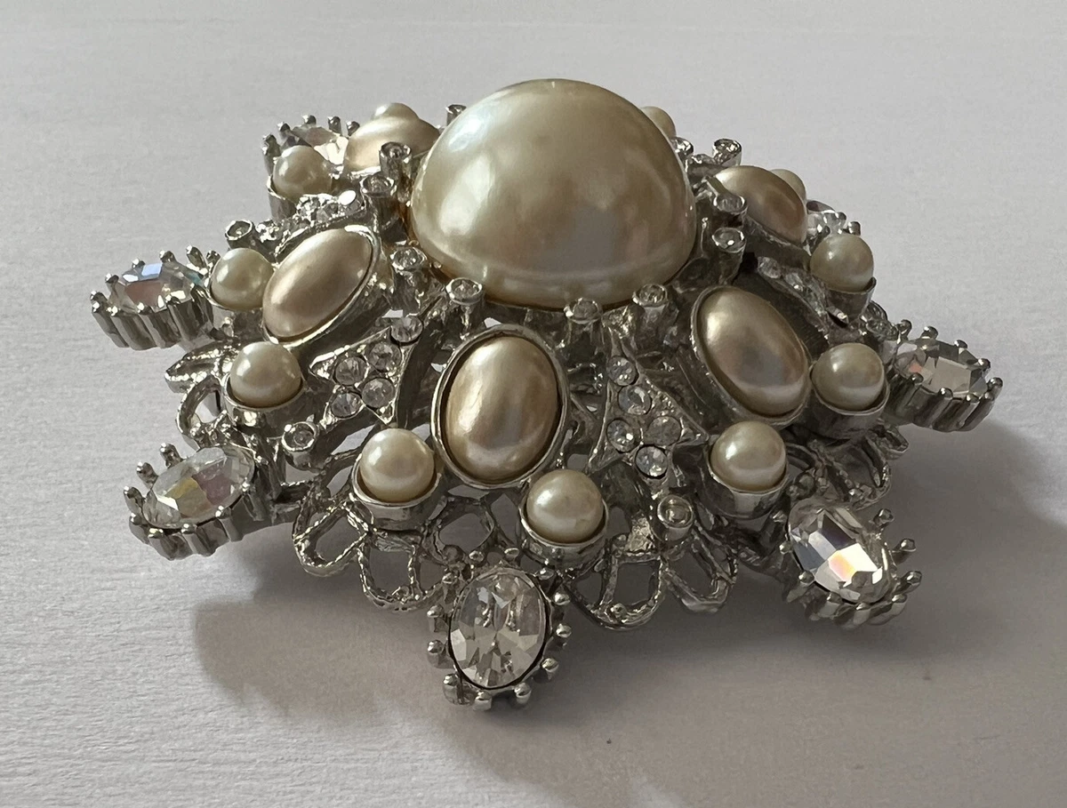 Graziano brooch deals