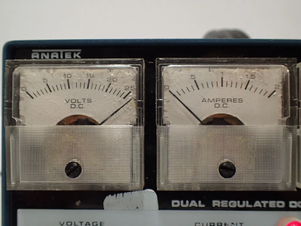 ANATEK 25-2D DUAL REGULATED DC POWER SUPPLY In 117Vac 1.6A Out 0-25Vdc 0-2A - Image 4 of 4