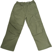 Nike Air Jordan Essentials Pantaloni da Pioggia Nylon Tessuto Vestibilità Larga Oliva Uomo Taglia Lrg