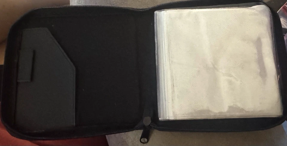 Kvaerner Songs Black Leather CD & DVD Case Disc Holder Organizer for 12 Discs - Image 3 of 4