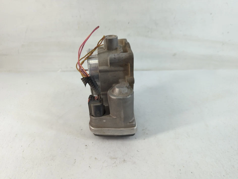 Dodge Durango 2005-2008 carrocería del acelerador C5HJM Foto 4 de 4