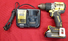 DEWALT DCD805    HAMMER DRILL/DRILL DRIVER 20V MAX W/ ONE BATTERY, CHARGER