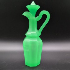 Karaffe Flakon Kanne Uranglas antik Glas grün um 1900 Facetten Schliff