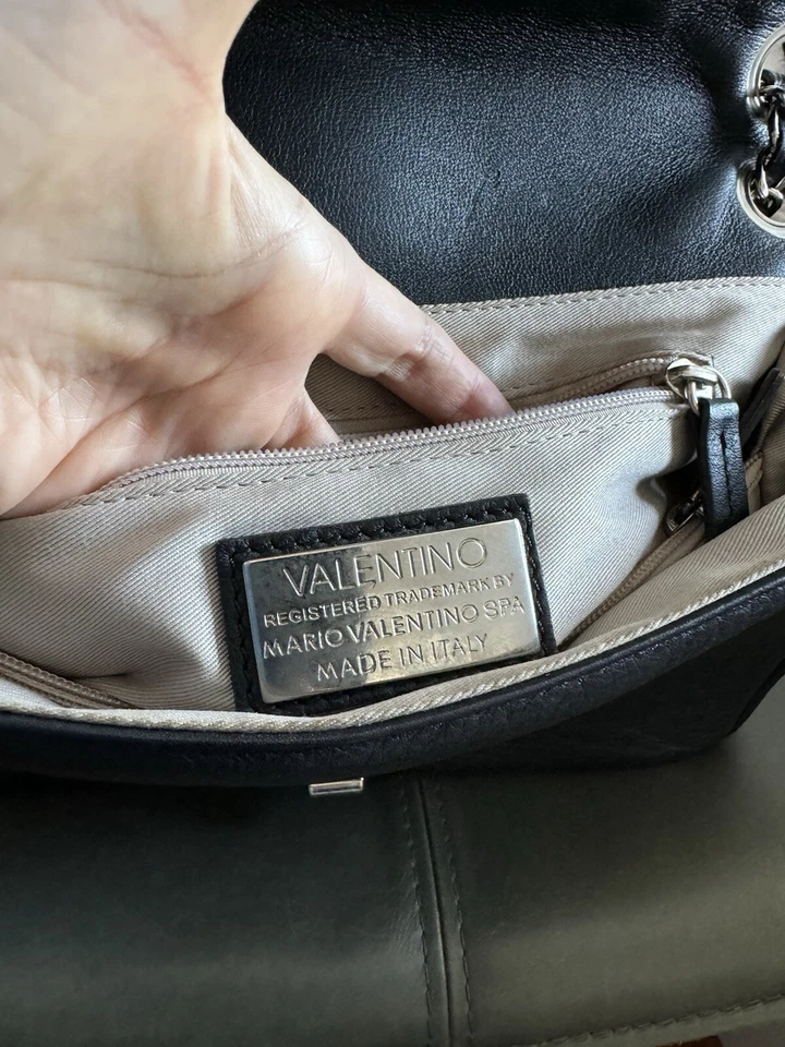 Valentino  Flap Bag Black Quilted Leather - Image 4 of 4