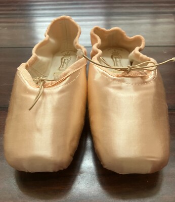 Freed of London トゥシューズ 4.5 x 十　① New Freed of London 4.5X Bell 2.5 Wing Signed Pointe Ballet