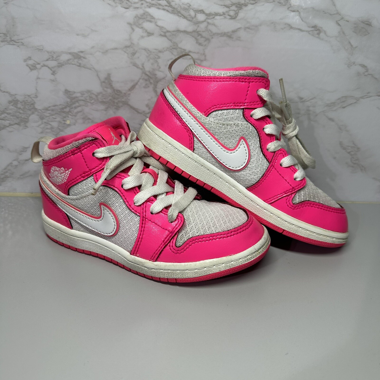 Nike Air Jordan 1 Mid HYPER Pink/white 