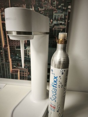 Arendo Wassersprudler Soda Maker ohne Flasche und mit CO 2 Zylinder