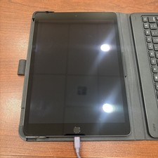 Apple iPad  9th Gen 64GB Wi-Fi 10.2in Space Grey Case And Keyboard Bundle