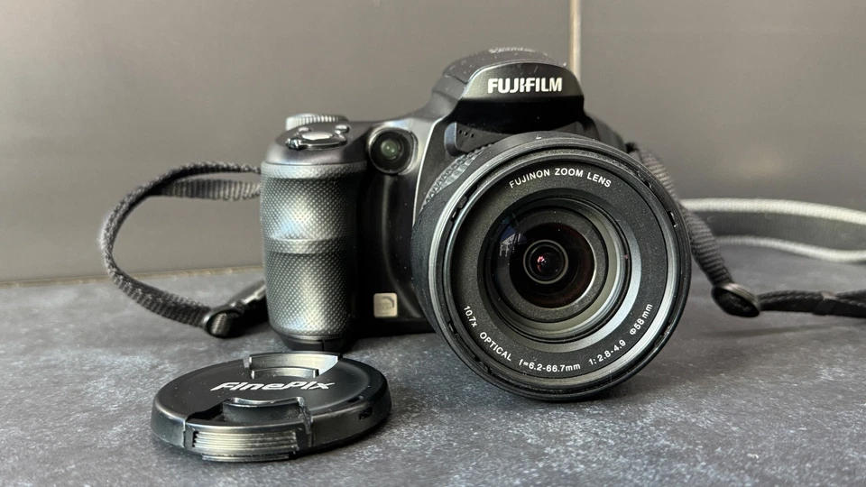 Fuji FinePix S6500fd Digital Bridge Camera 6.3MP, 28-300mm Zoom Lens refm, photo 1 of 5