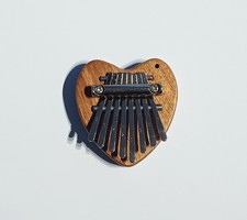 Kalimba / Daumen Klavier - 8 Tasten - Musikinstrument - Holz - Herz Form