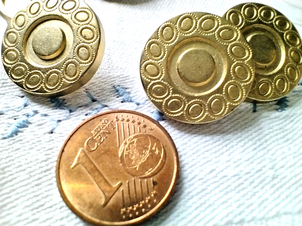 Konvolut Knöpfe in Knopfröhrchen, mit Steg, 18 mm, goldfarben, N E U - Metall - Bild 2 von 3