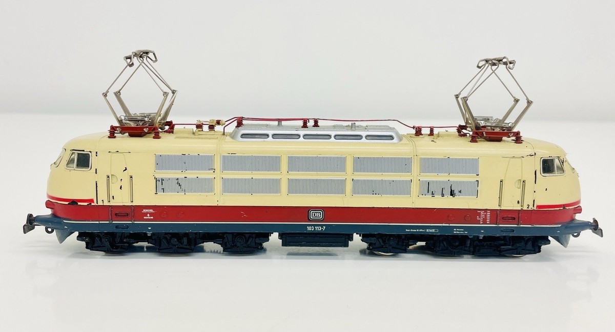 コレクション MARKLIN Class 05 Streamlined Steam Locomotive with a Tender