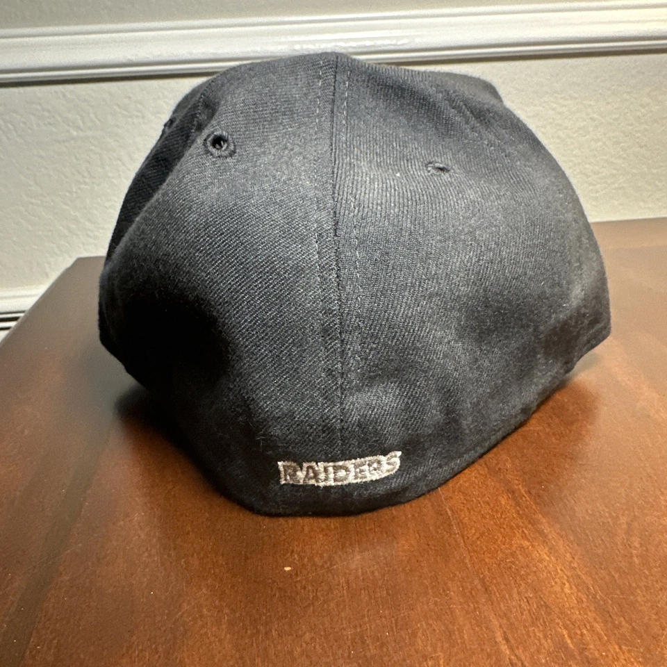 Boné chapéu vintage Oakland Raiders 100% lã New Era Pro modelo 5950 EUA 7 1/2 NFL - Imagem 4 de 4