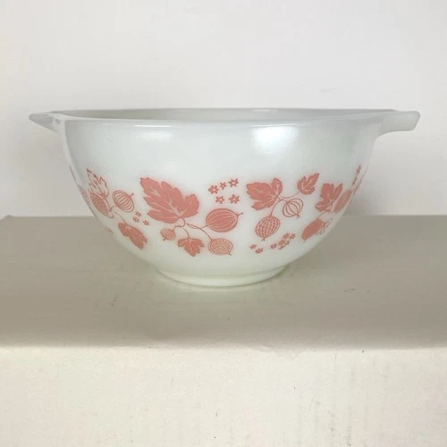 Vintage Pyrex 441 Cinderella Bowl Pink On White Gooseberry 1 1/2 PT