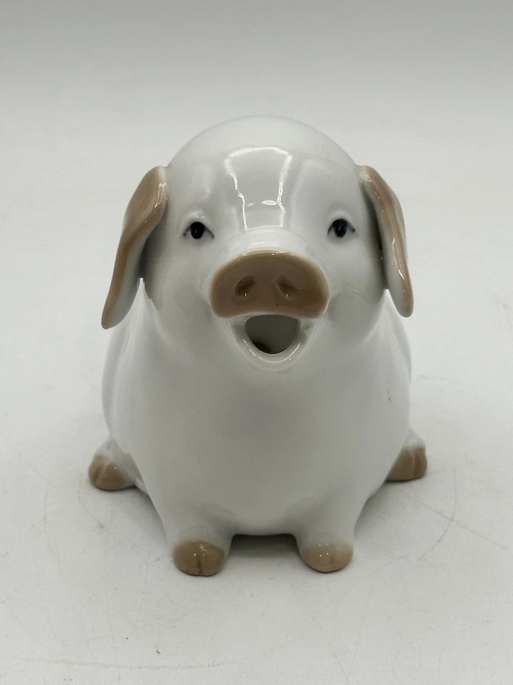 Juego de crema y azúcar de cerdo de porcelana Foto 3 de 4