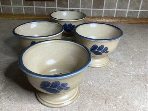 Set Of 4 Vintage Pfaltzgraff Folk Art Pedestal dessert bowls- 3” Tall