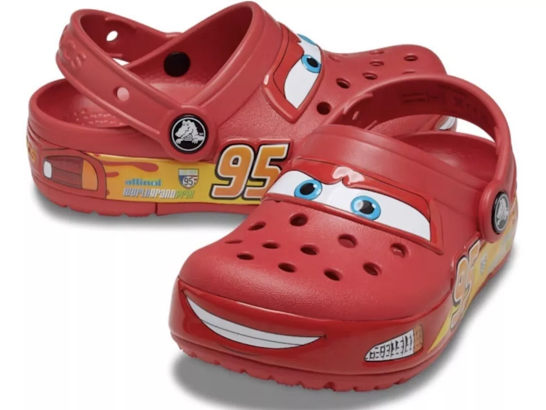Light up lightning 2025 mcqueen crocs