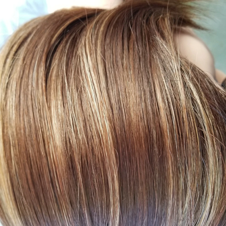 Peluca sintética René de París Amore Erin (mono top) azúcar castaño rojizo Foto 2 de 4