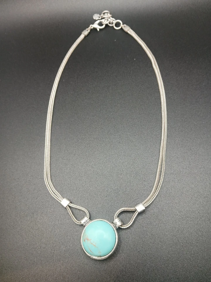 Collar Cabujón Turquesa Marca Lucky Cadena Trigo Tono Plata Foto 3 de 4