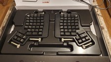 ErgoDox EZ Mechanische Split Tastatur Schwarz mit Handballenauflagen Unterstützung mit Box