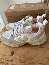 Veja Women’s White / Beige  Pierre Venturi Trainers Size Uk 6/39 BNIB .