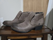 Born Boots Women's Size 8M Ankle Booties Brown Leather, Round Toe, Block Heel