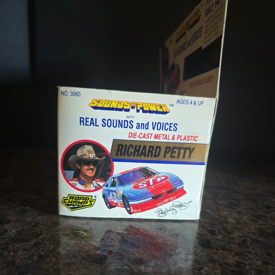 1/43 Road Champs Sounds of Power Richard Petty Stock Car NASCAR 1992 FUNCIONA Foto 3 de 4
