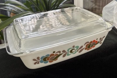 JAJ Pyrex casserole with handles in Tempo/Carnaby pattern, rectangular, 1970s - Image 1 of 4