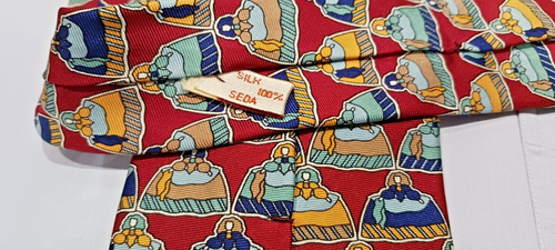 CORBATA LOEWE, SEDA NATURAL, SERIE PINTORES ESPAÑOLES (MENINAS), COLOR ROJO. - Imagen 4 de 4