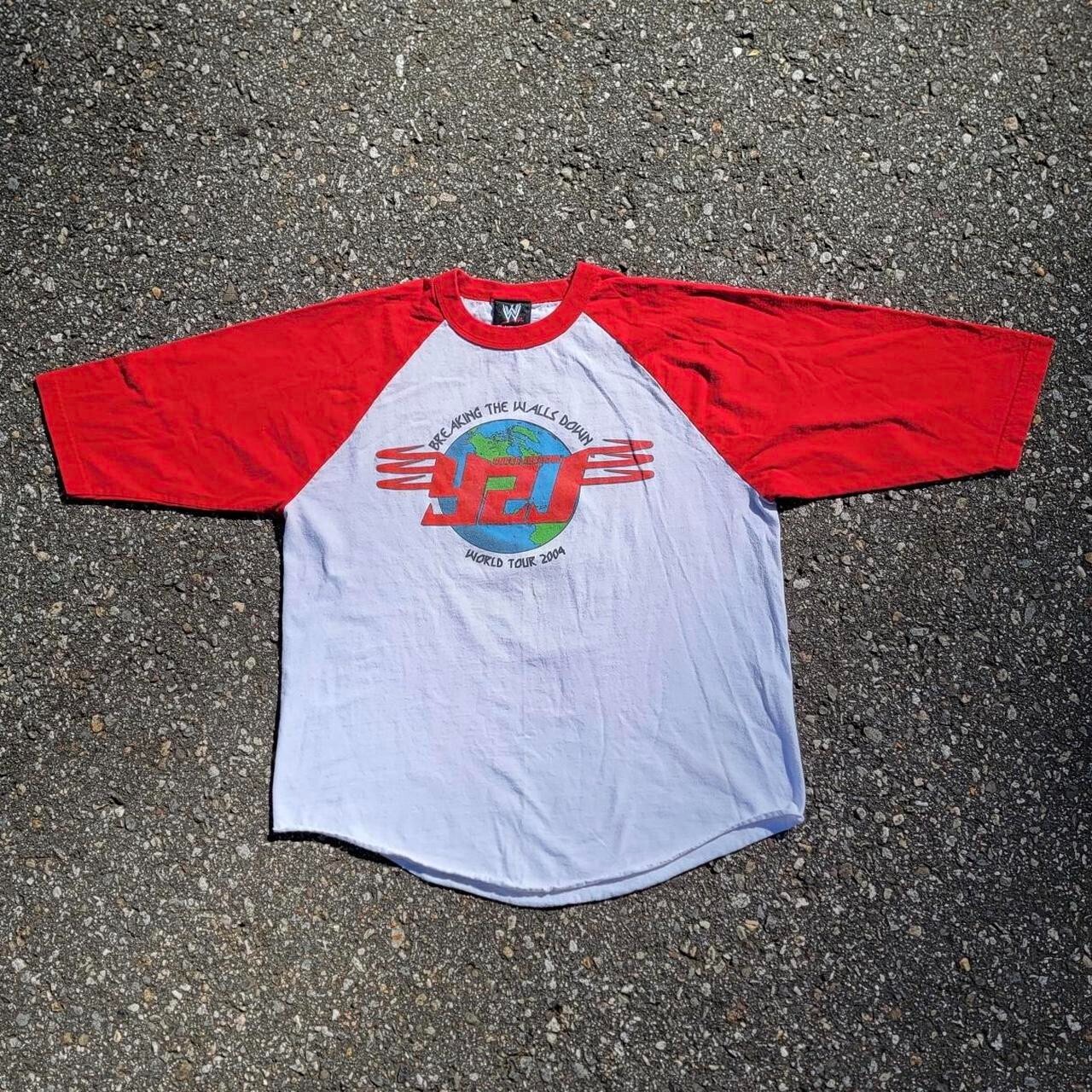 Vintage Y2K WWE Chris Jericho Y2J 2004 World Tour Graphic Raglan Baseball TShirt