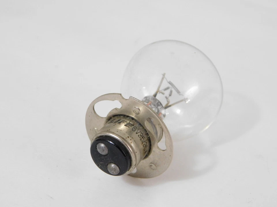 Nuevo de Lote Antiguo 1975-76 Original Kawasaki KT 250 KT250 Bombilla Faro 6V 35/35W OEM 92069-078 Foto 2 de 3