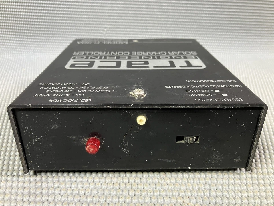 Trace Engineering C30A + Controlador de Carga Solar 12 y 24 Voltios 30 Amp. Foto 3 de 4