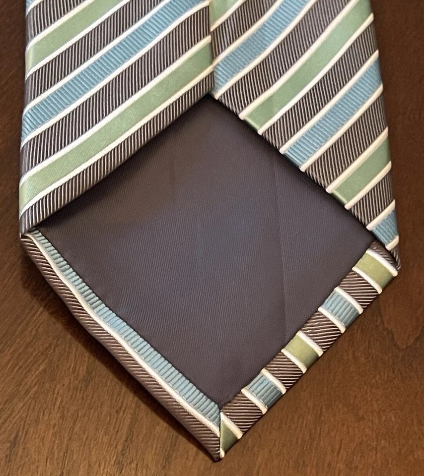 Corbata de cuello Stafford Essentials verde gris 100 % poliéster para hombre hecha en China Foto 2 de 4