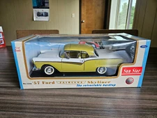 Sun Star 1957 Ford Fairlane Skyliner 1:18 Die Cast Model Car 1/18