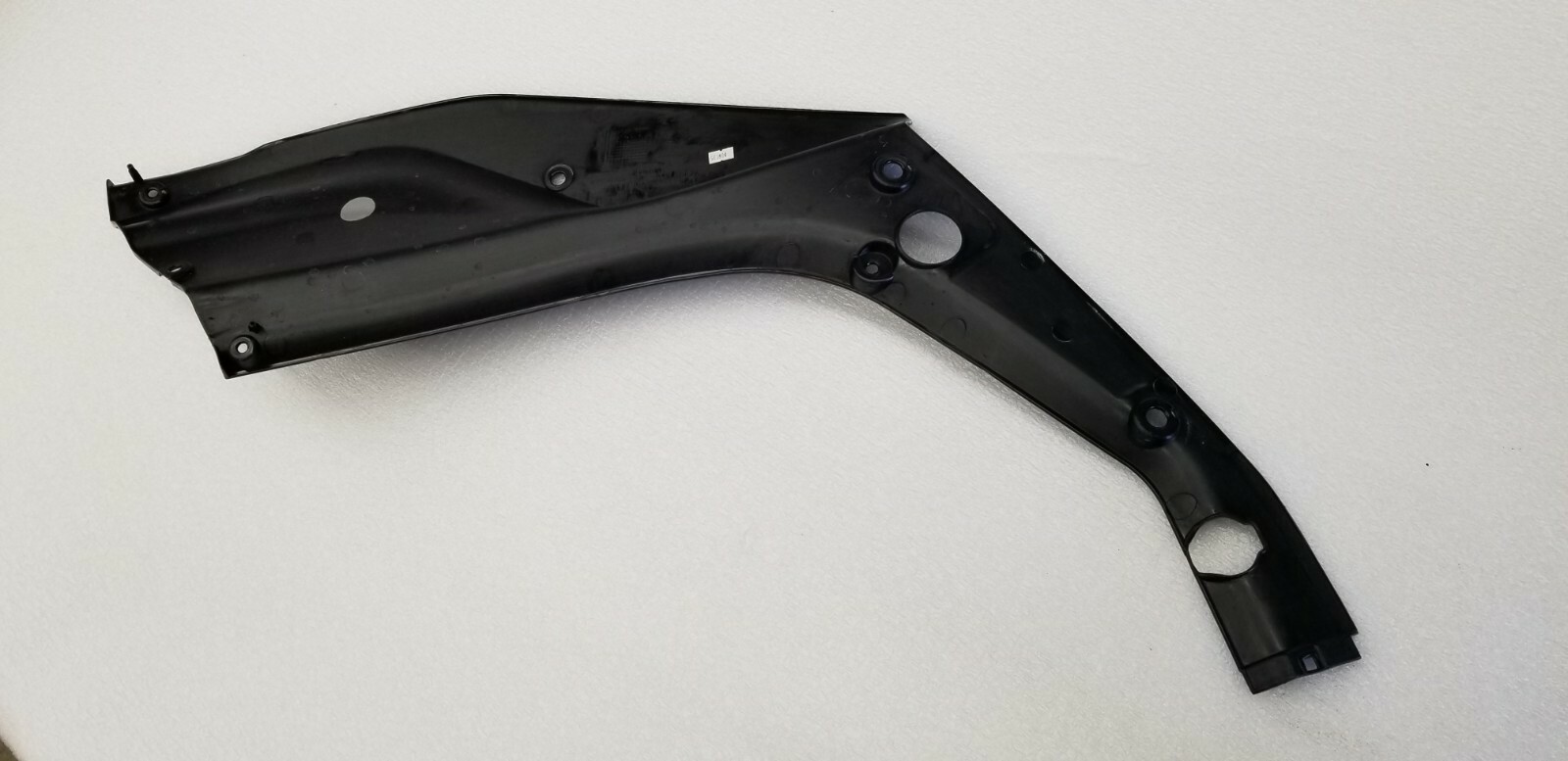 FERRARI 488 FRONT RIGHT PASSENGER SIDE TRUNK PLASTIC COVER OEM 87520700
