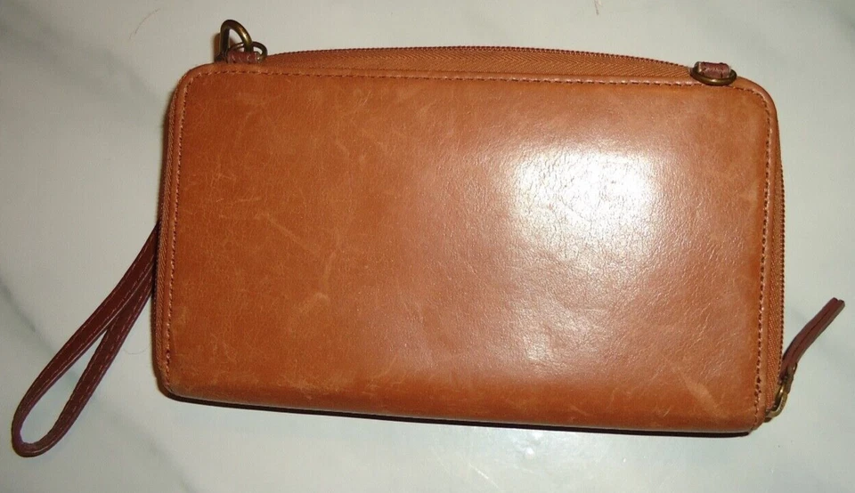 Cartera de muñeca marrón de cuero para mujer THE SAK talla 8x4 pulgadas Foto 2 de 4