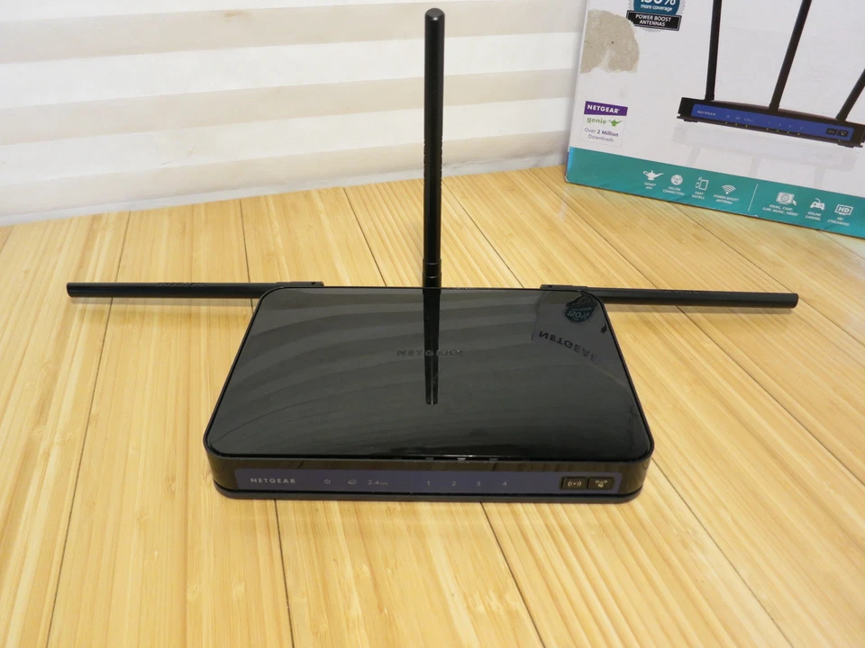 Netgear N450 450 Mbps 4-Port 10/100 Wireless N Router (WNR2500-100NAS) - Image 4 of 4