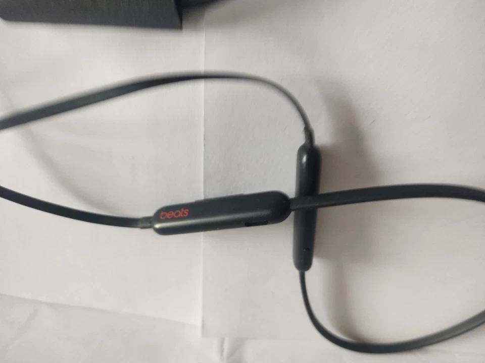 Beats Flex, photo 4 of 5