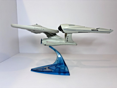 2009 Star Trek Starship U.S.S. Enterprise NCC-1701 Ship w/ Stand tested works