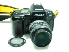 Nikon F 90 mit Nikkor AF 28-70Zoom und Nikon ...