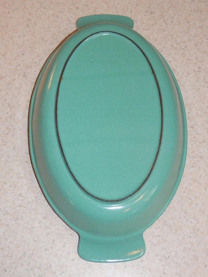  PRIZER WARE CAST IRON PORCELAIN COVERED SMALL CASSEROLE 2 TONE TURQ TAB HANDLE - Image 3 of 4