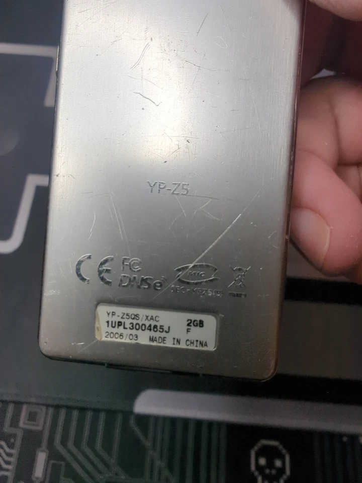 Samsung YP-Z5, Reproductor MP3 2GB, Solo piezas no probado Foto 3 de 3