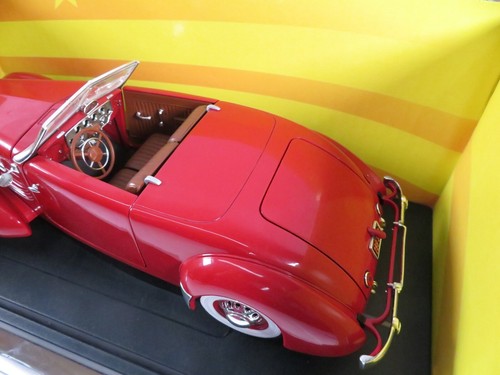 1:18 Ertl 1937 Cord 812 Convertible #7319 - Imagen 3 de 6