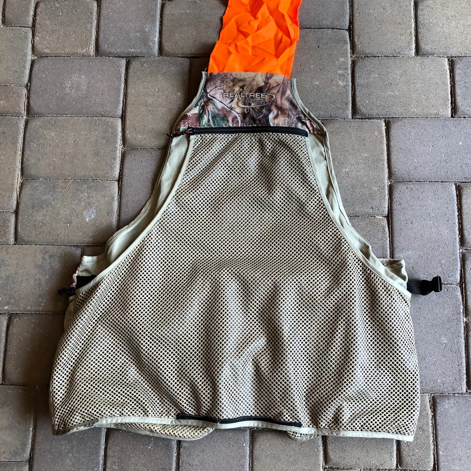 Whitewater Realtree Pro Series ap Camo Duck Turkey Hunting Gun Vest XL/XXL - Image 2 of 4