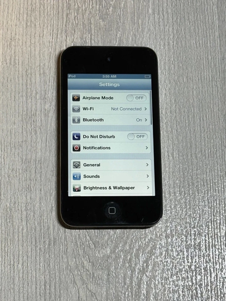 Apple iPod Touch 4th Generation 8GB 16GB 32GB 64GB Black & White - A+ Condition - Image 4 of 4
